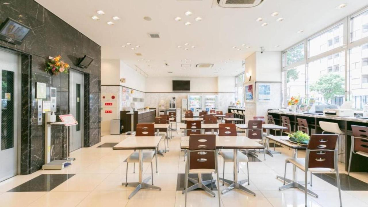 Toyoko Inn Nishitetsu Kurume Eki Higashi Guchi Exterior foto