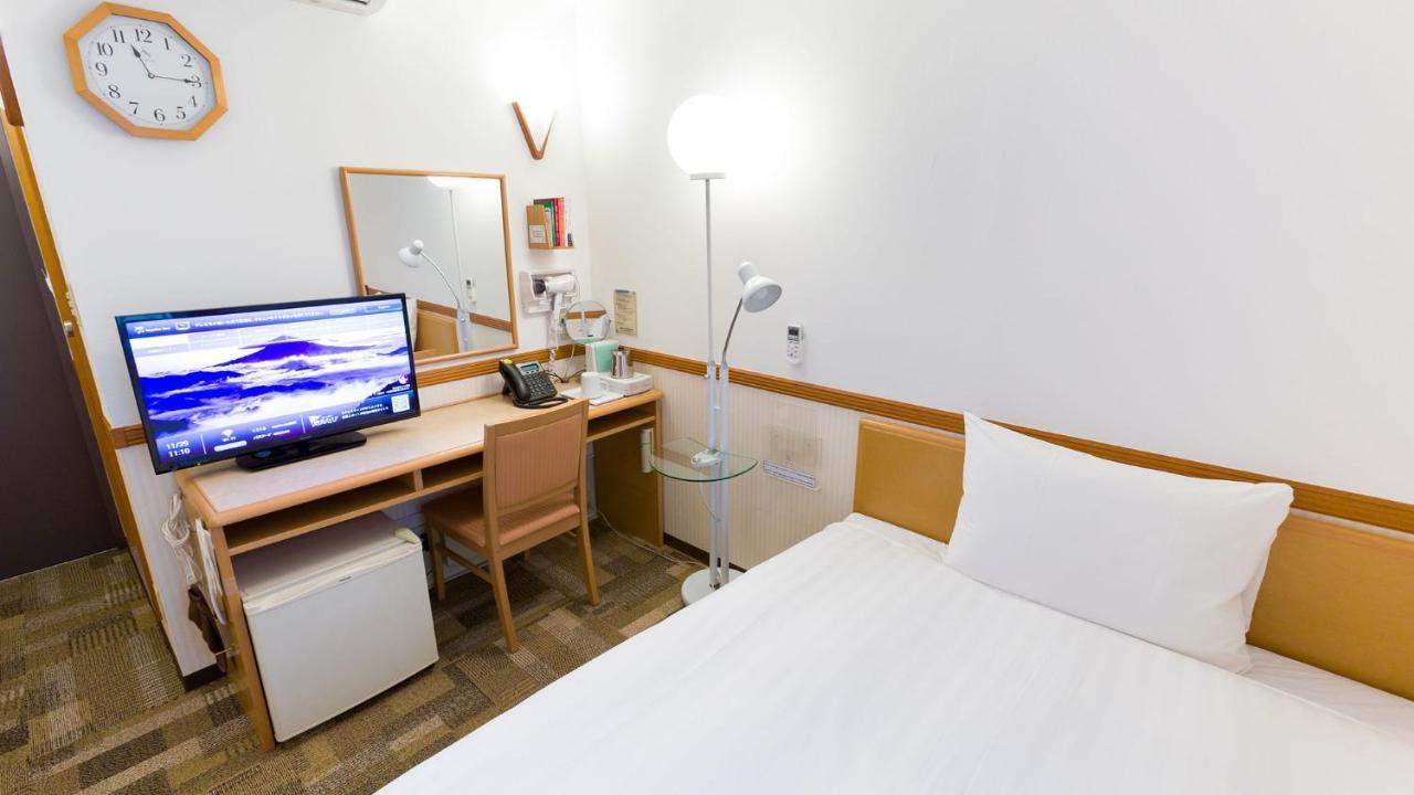 Toyoko Inn Nishitetsu Kurume Eki Higashi Guchi Exterior foto